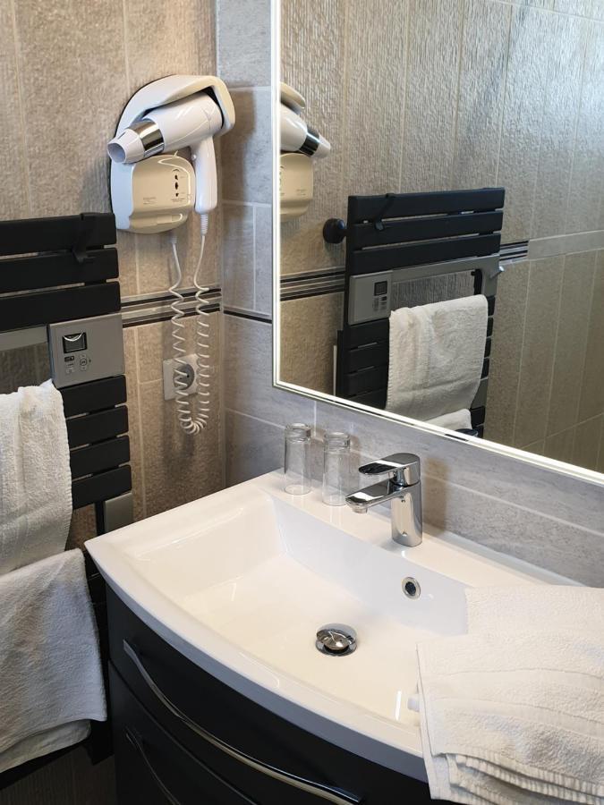 Logis Hotel Restaurant Spa Les Balcons De L'Esperance Limeuil Exteriör bild